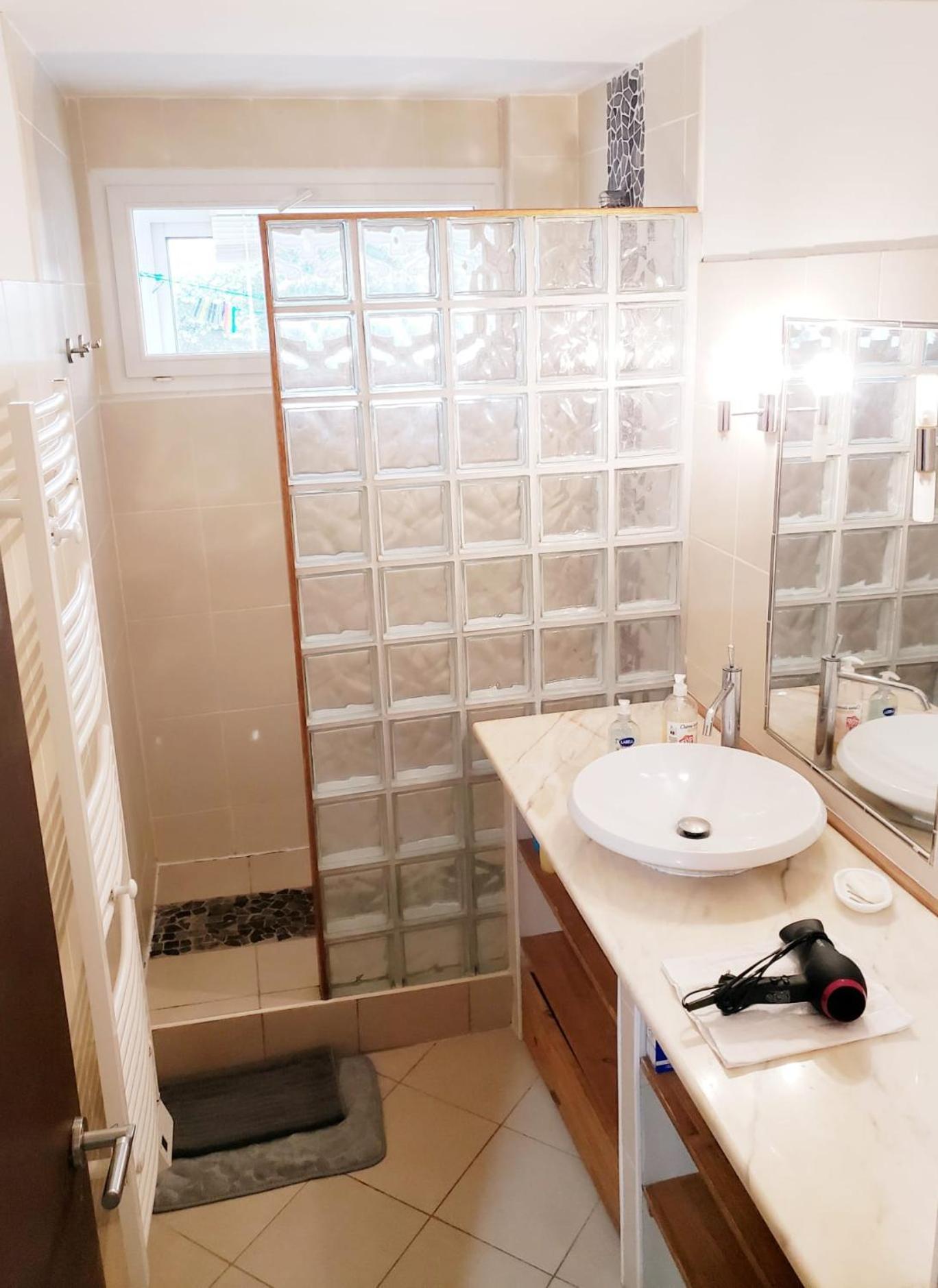 Air-Conditioned Residential Suite From 1 To 6 - Bathtubs In Rooms - Wifi - Kitchen - Laundry - Self-Arrival - Parking Avignon Exterior photo